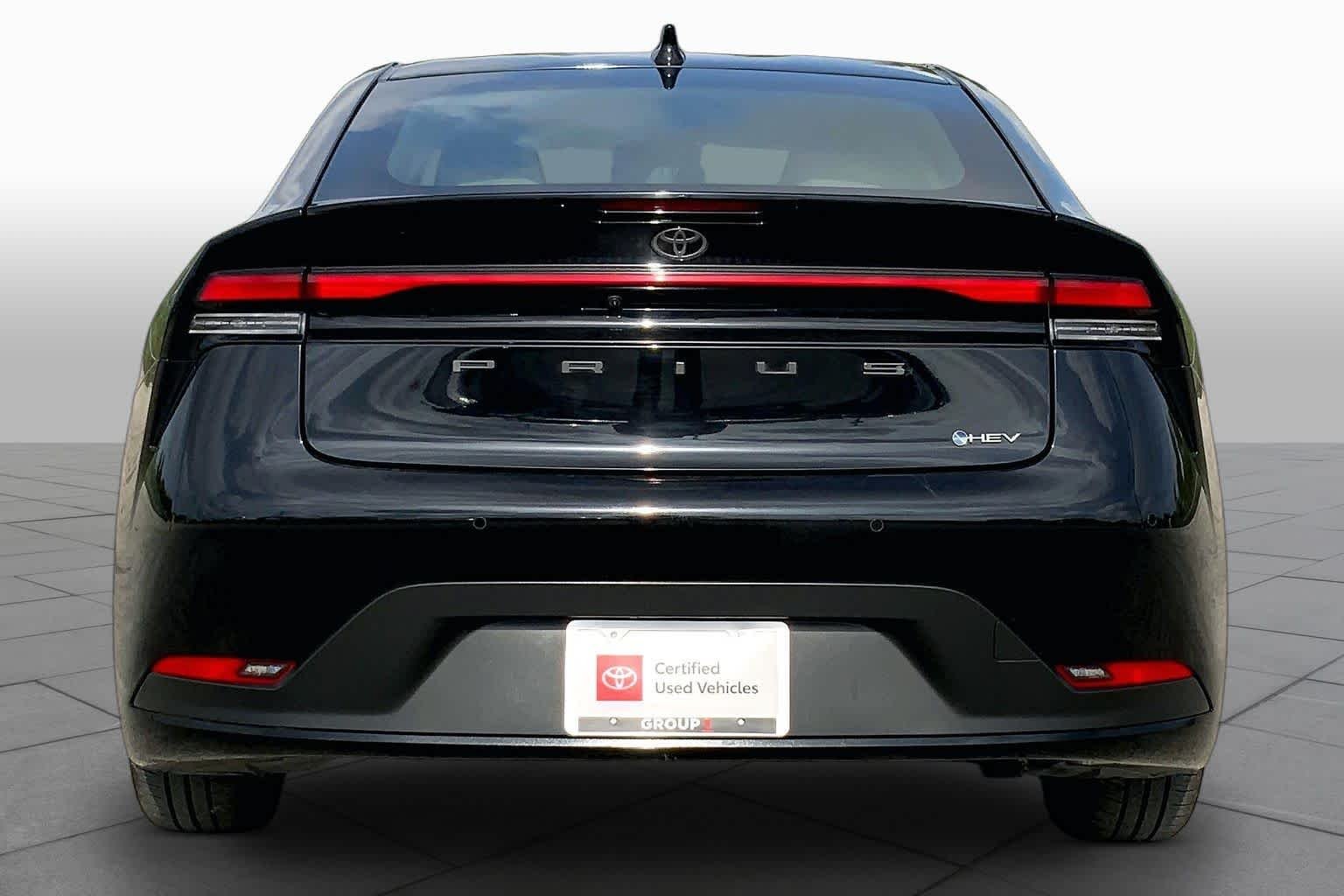 Used 2025 Midnight Black Metallic Toyota LE image 5