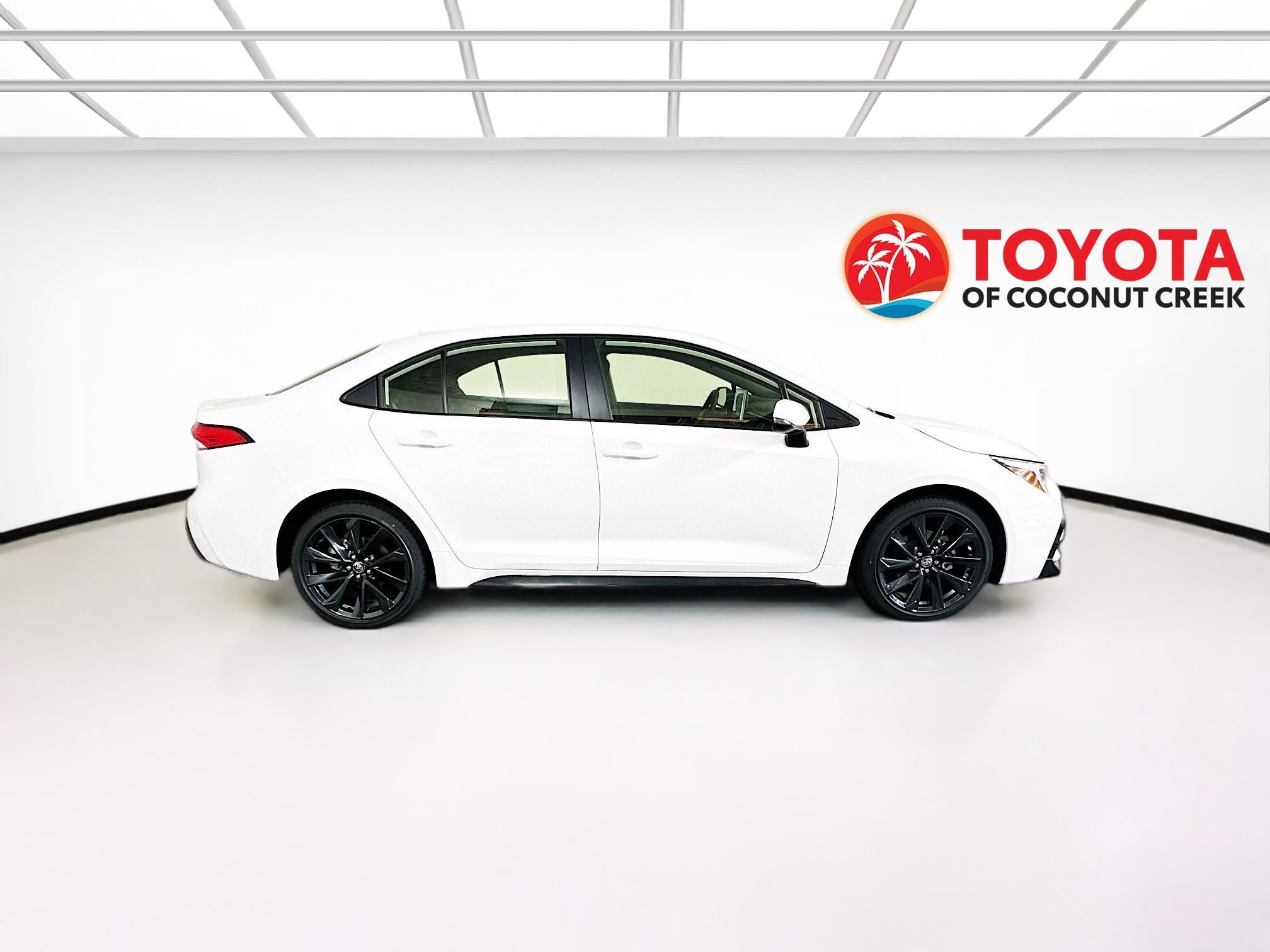 New 2026 Ice Cap Toyota Hybrid SE image 2