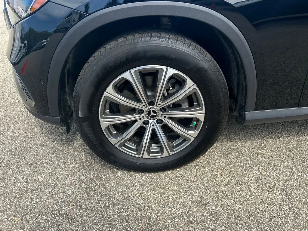 Used 2026 Black Mercedes-Benz GLC 300 image 26