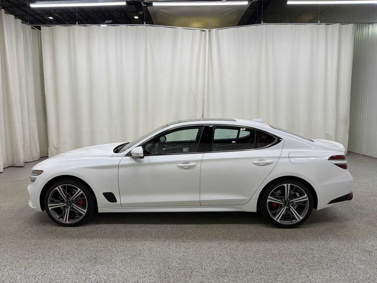 Certified Used 2025 Uyuni White Genesis 2.5T AWD SPORT PRESTIGE image 6