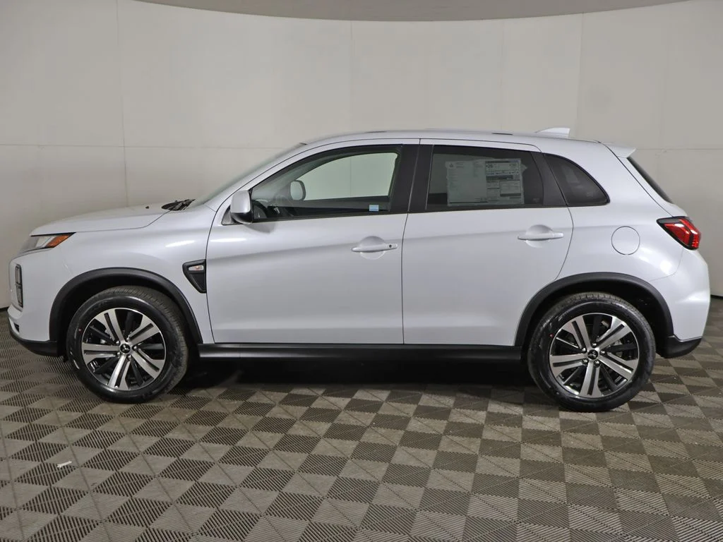 New 2026 White Mitsubishi 2.0 ES image 10
