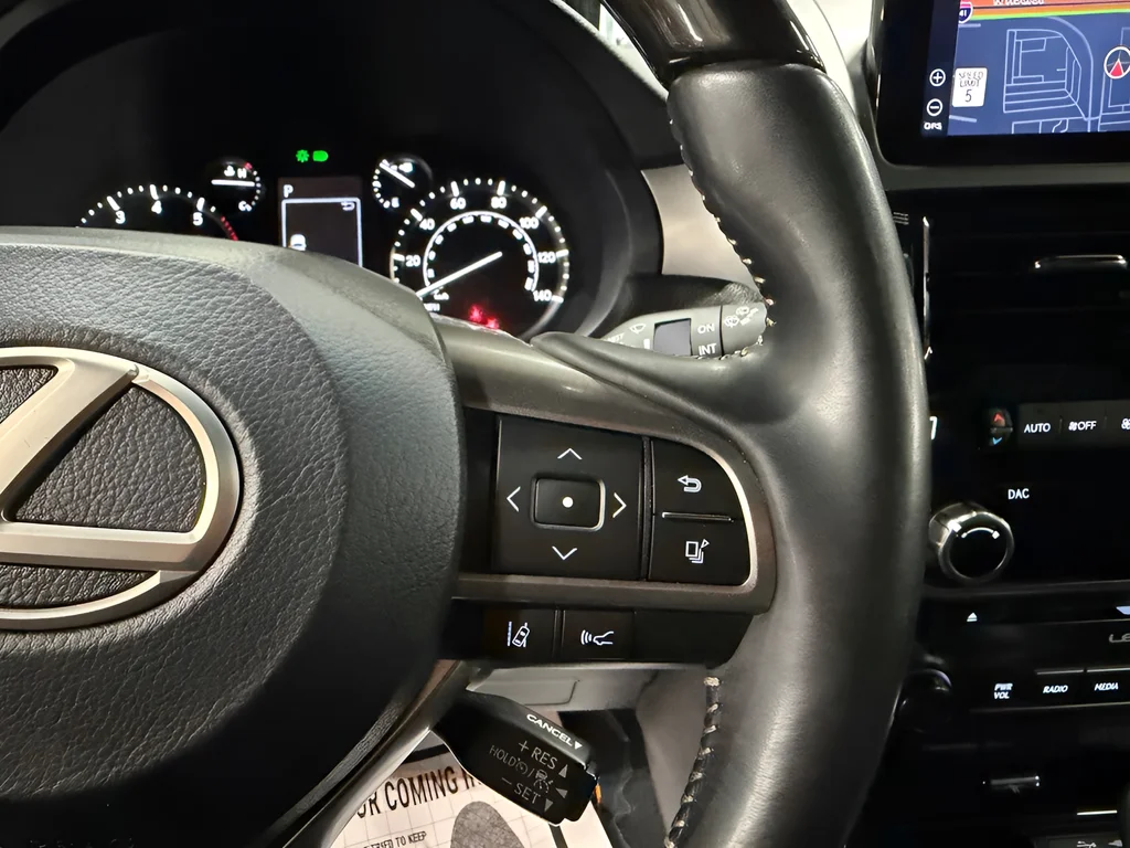 Used 2023 Black Lexus 460 image 13