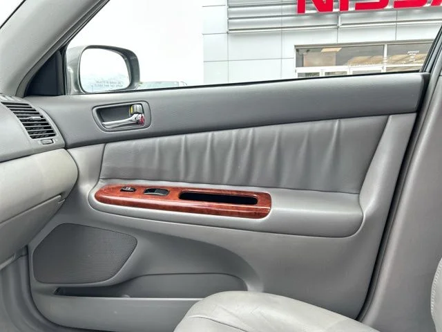 Used 2005 Phantom Gray Pearl Toyota XLE image 41