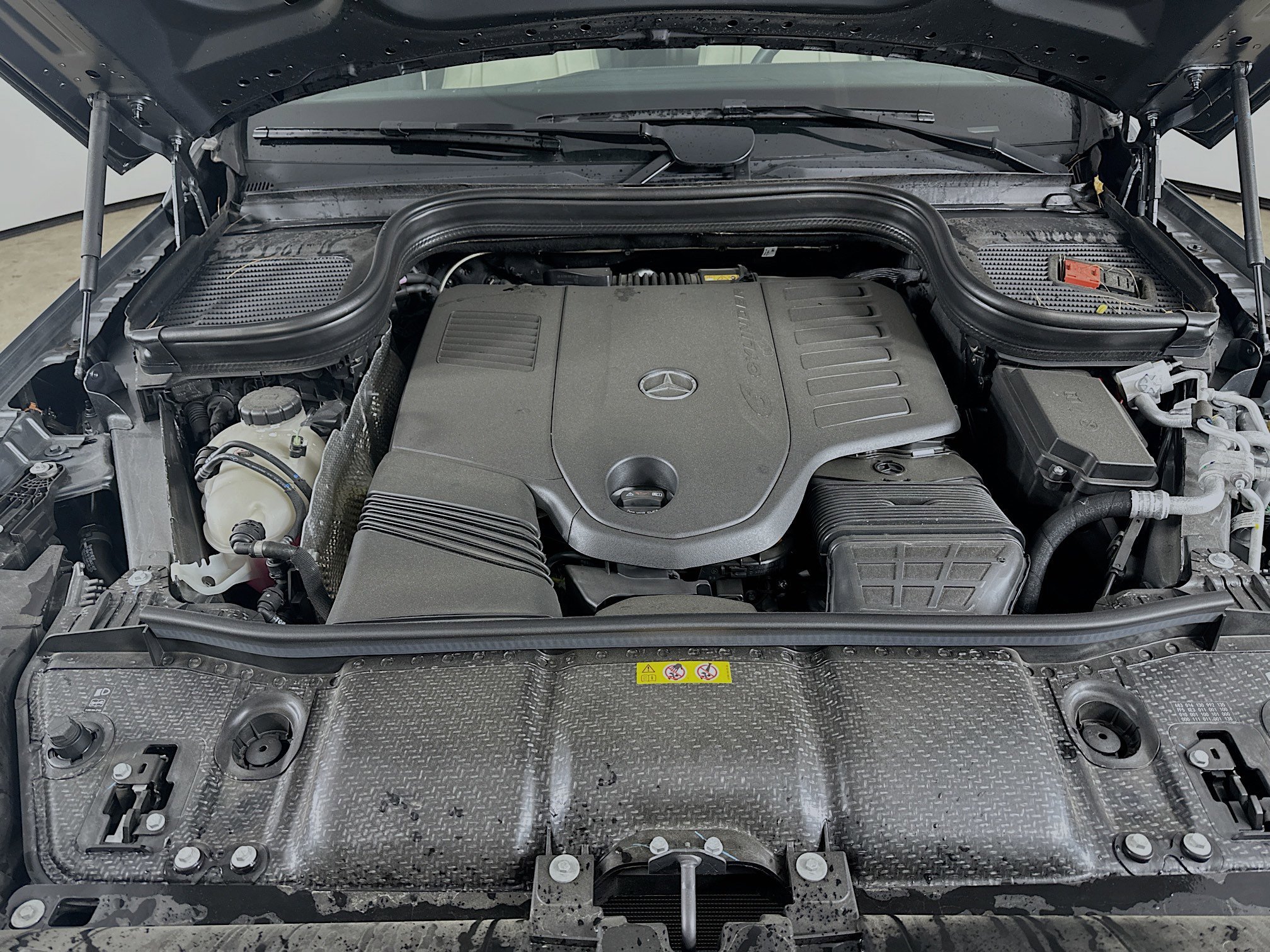 2025 Mercedes Benz GLS 450 4MATIC photo 4