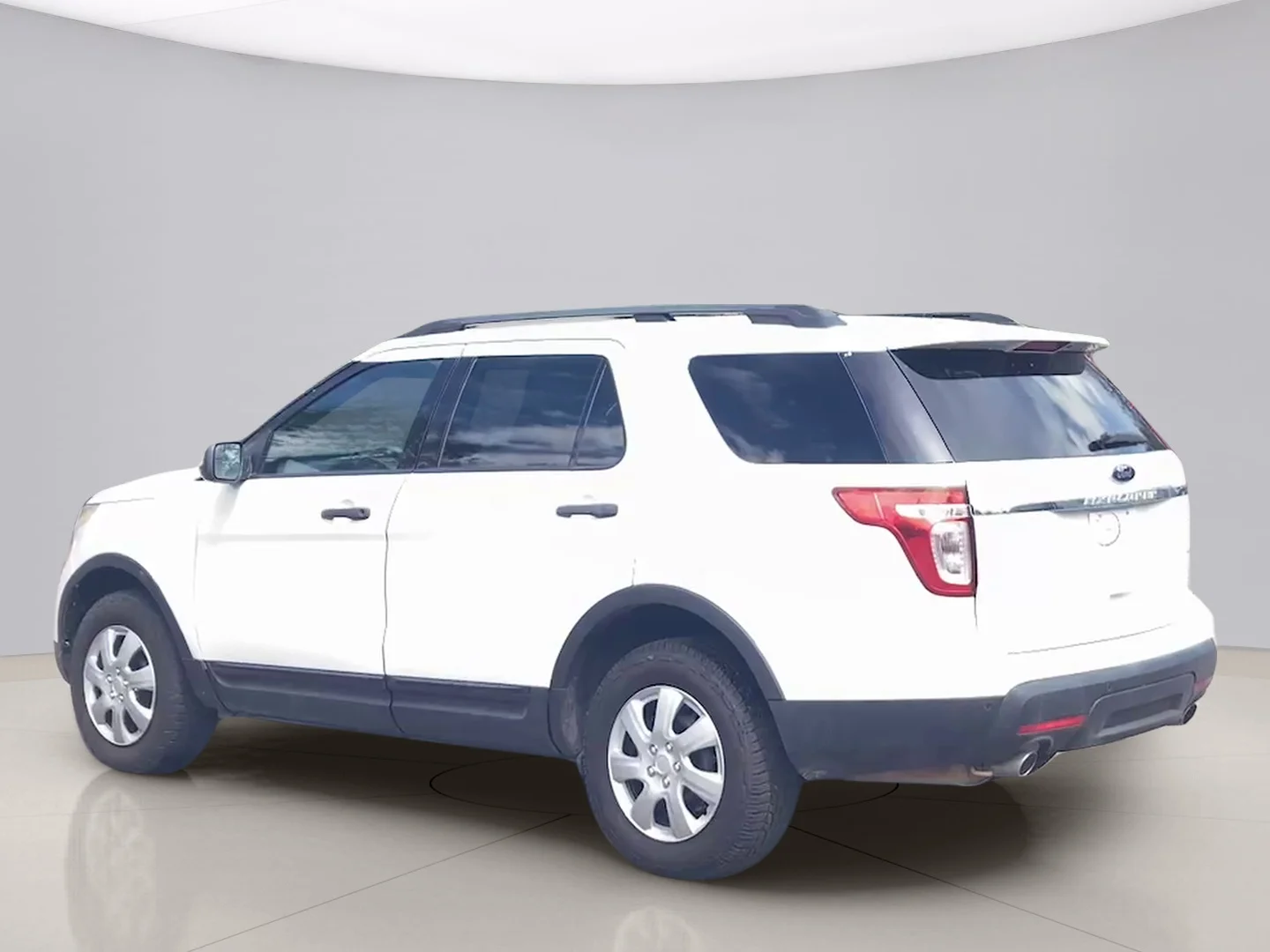 Used 2014 White Ford BASE 4WD image 3