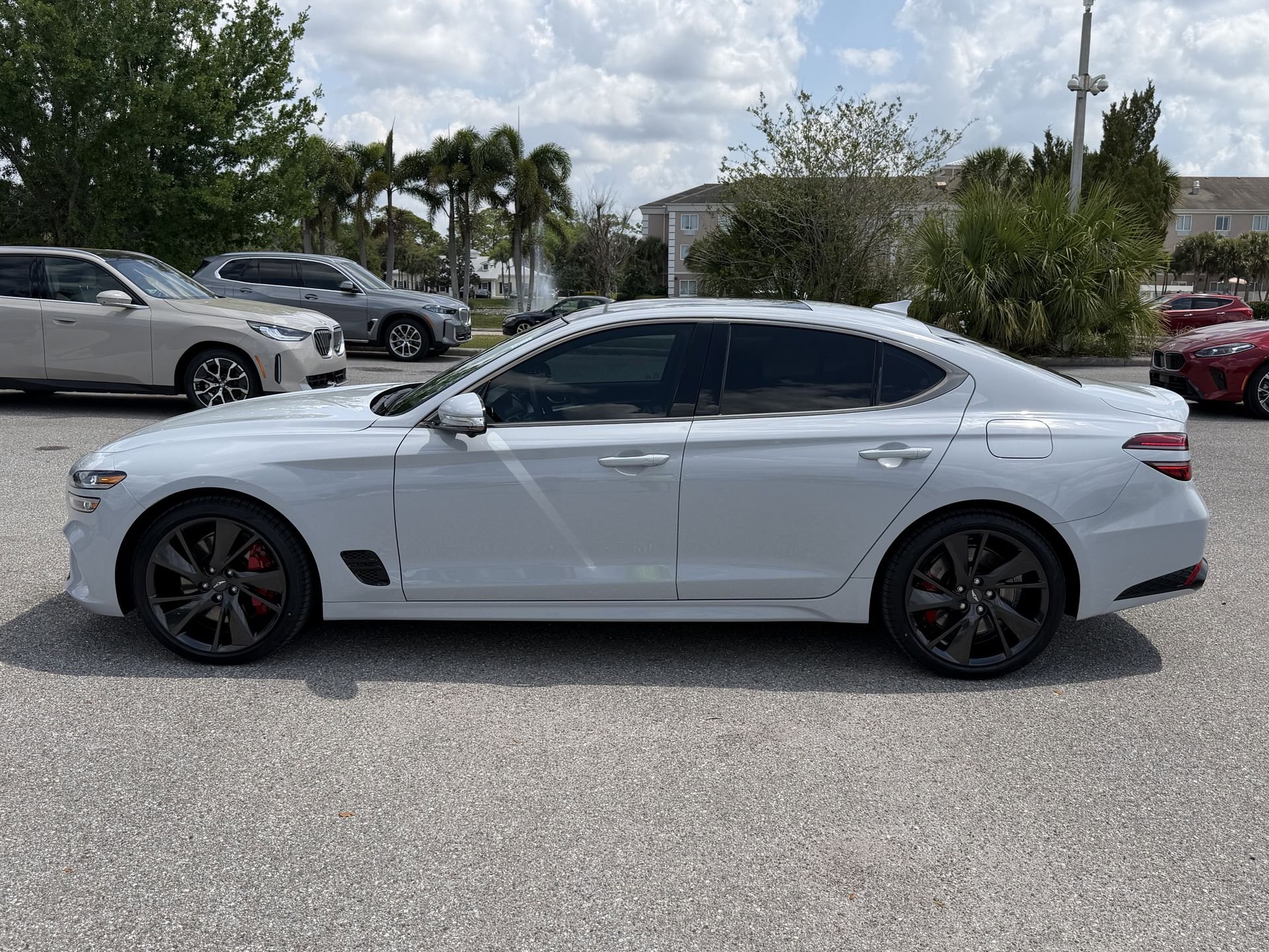 View vehicle photo 7