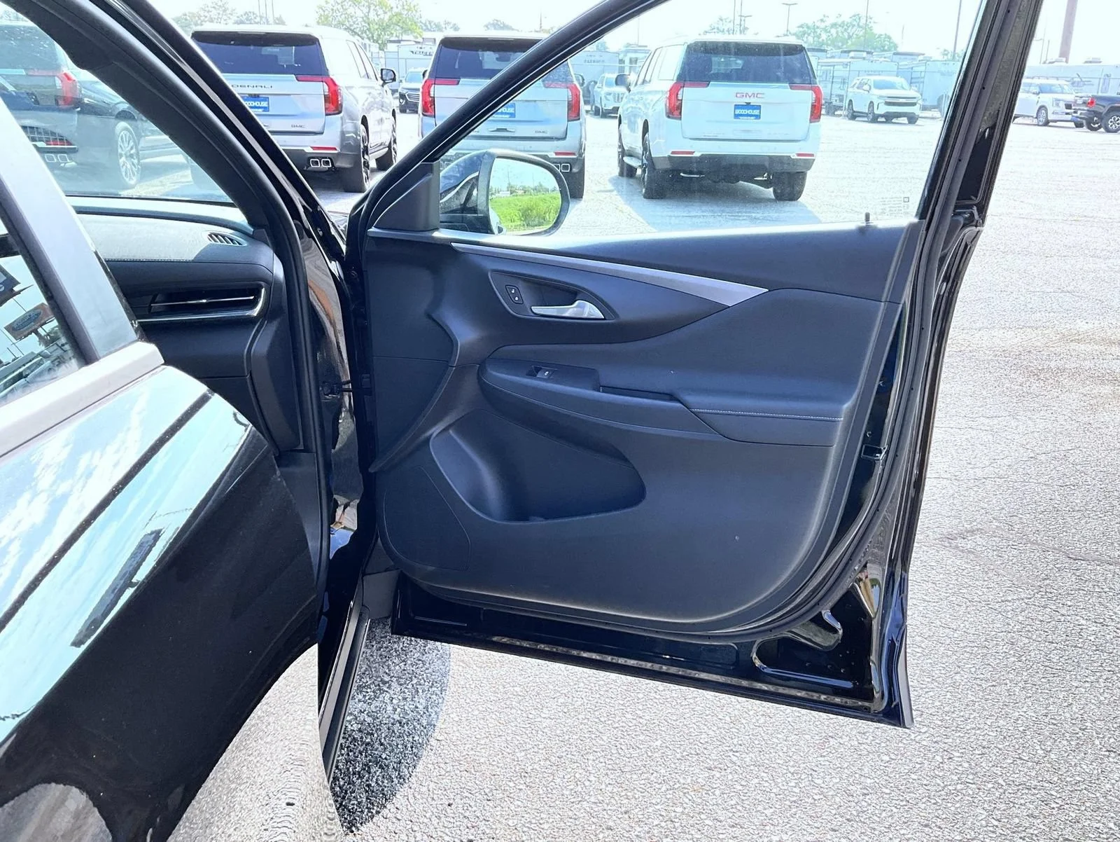 New 2026 Ebony Twilight Metallic Buick Preferred image 16
