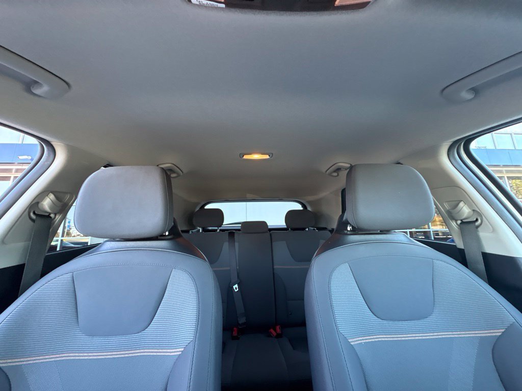 Used 2025 Snow White Pearl Kia LX image 30