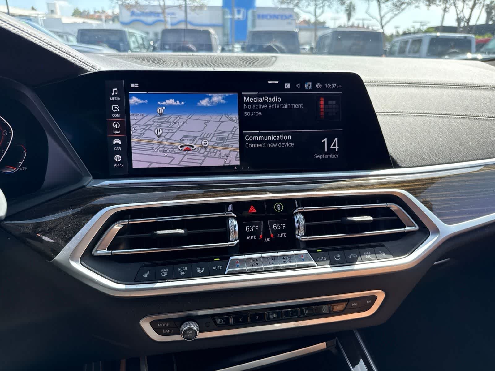Used 2019 Mineral White Metallic BMW xDrive50i image 31