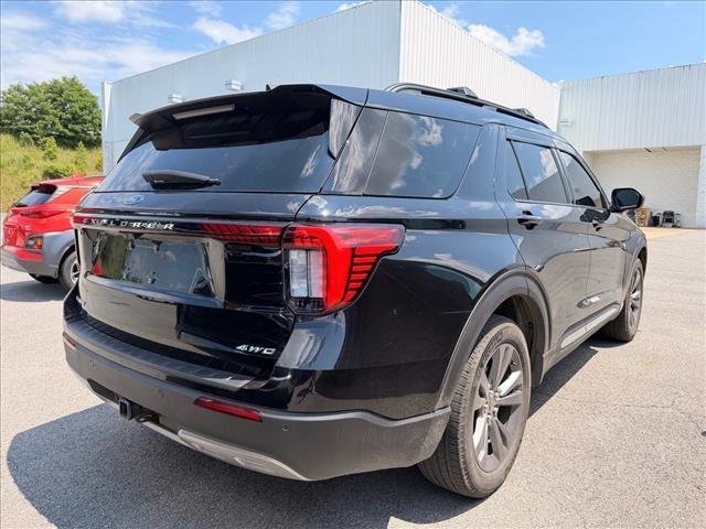 Used 2025 Agate Black FORD Active image 4