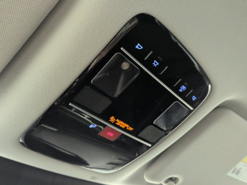 2025 Hyundai Santa Fe SE - Photo 30
