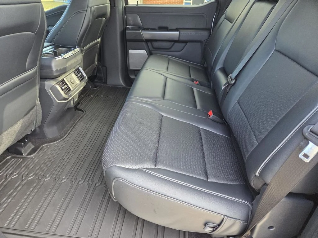 New 2026 Iconic Silver Metallic Ford Lariat® image 27