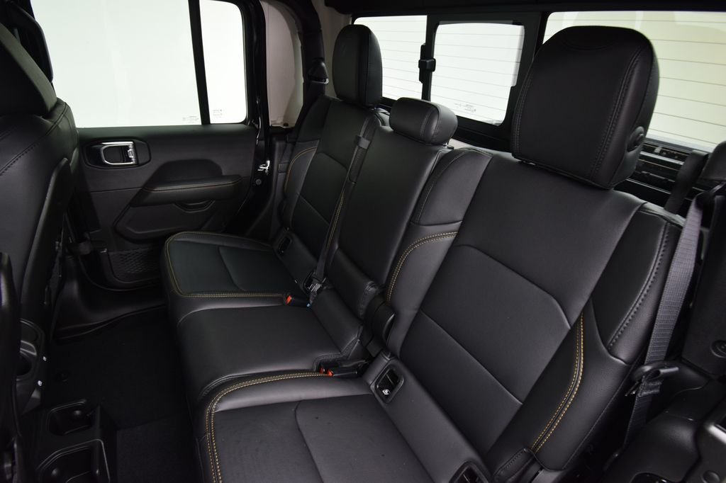 New 2026 Black Clear-Coat Exterior Paint Jeep Sahara image 37