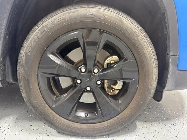 Used 2021 Blue Jeep Latitude Plus image 4