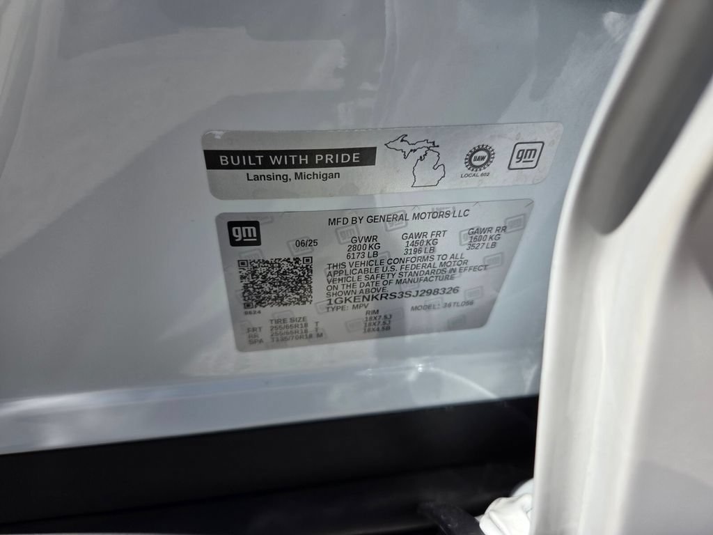 Used 2025 Summit White GMC FWD Elevation image 21