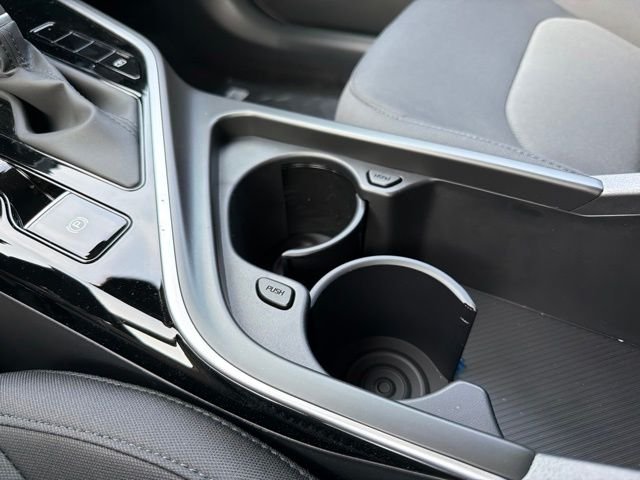 New 2026 Snow White Pearl Kia LX image 20