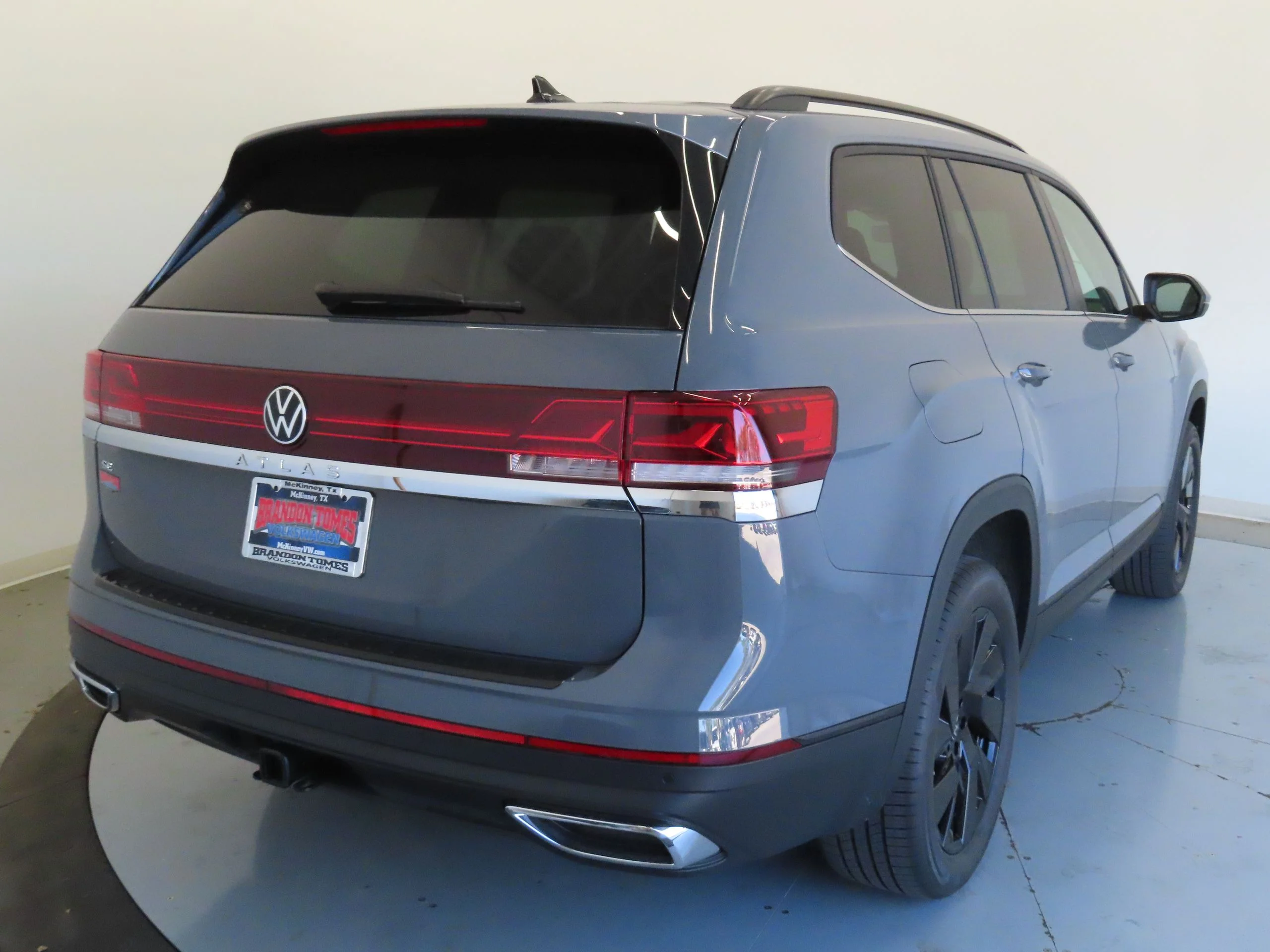 New 2026 Gray Volkswagen 2.0T SE w/Technology image 3