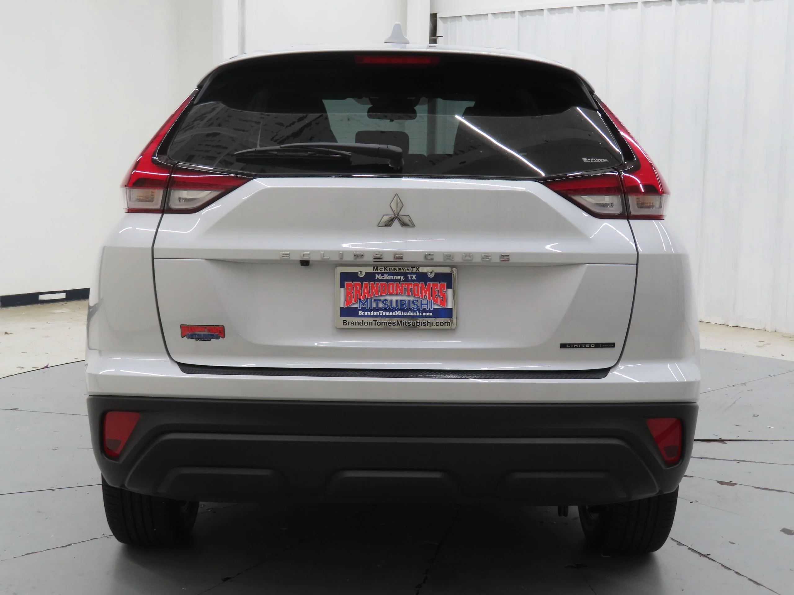New 2026 White Mitsubishi LE image 4