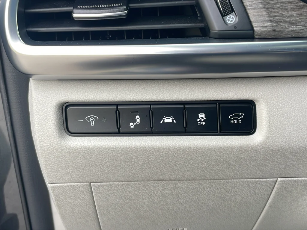 Used 2022 Gray Kia EX image 28
