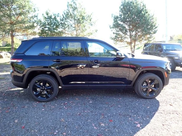 2025 Jeep Grand Cherokee Altitude - Photo 8