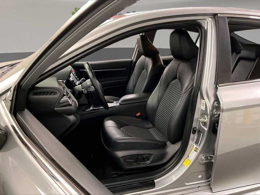 Used 2020 Silver Toyota SE image 29