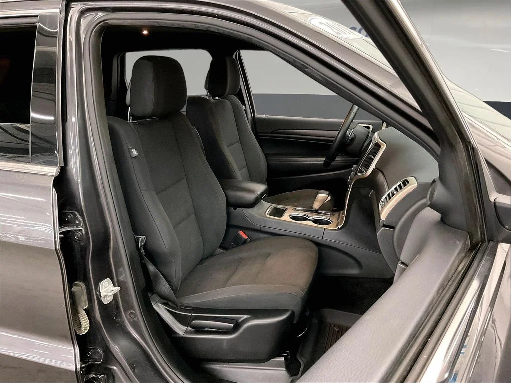 Used 2017 Gray Jeep Laredo image 10