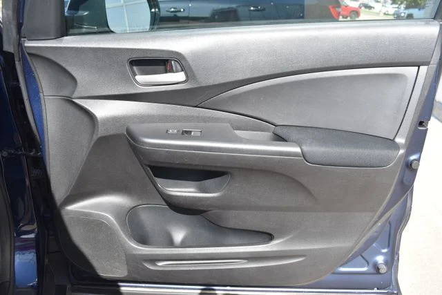2015 Honda CR-V LX - Photo 17