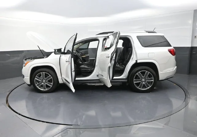 Used 2018 White GMC Denali image 41