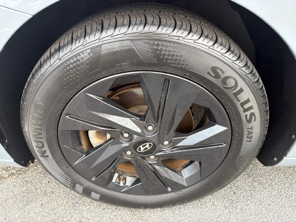 Used 2023 Gray Hyundai SEL image 11