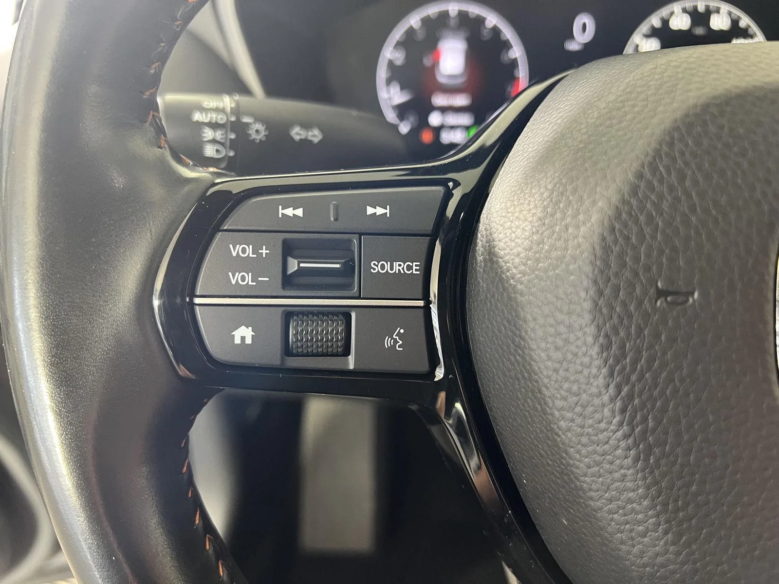 Used 2024  Honda Sport image 9