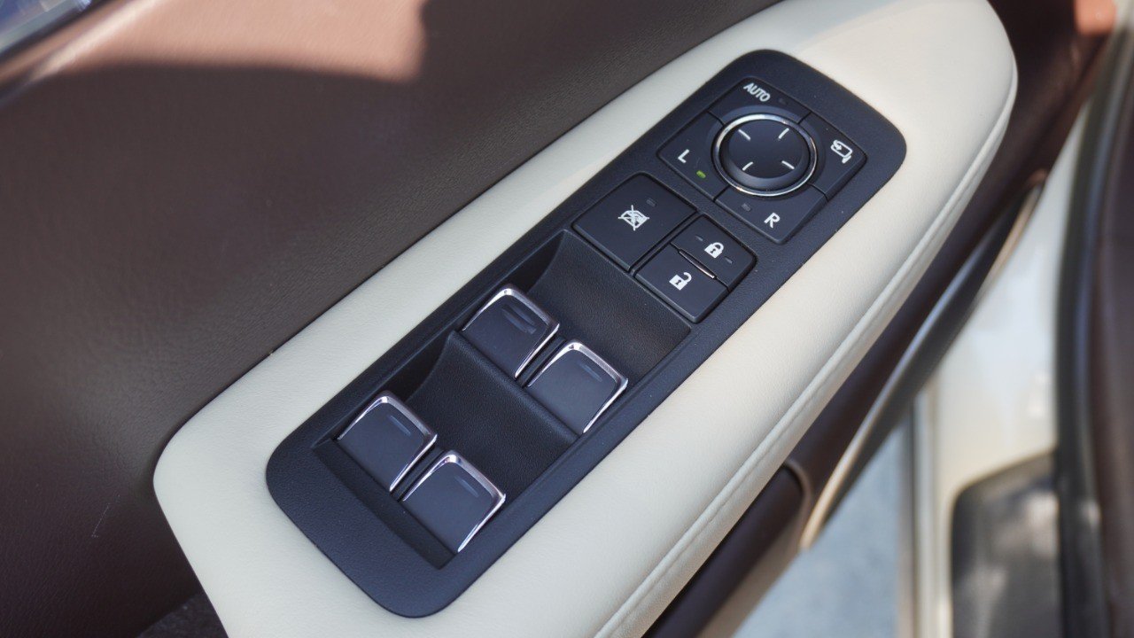 Certified Used 2020 Beige Lexus RX 450h image 26
