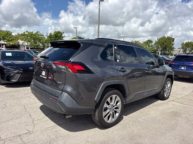 Used 2022 Gray Toyota XLE Premium image 13