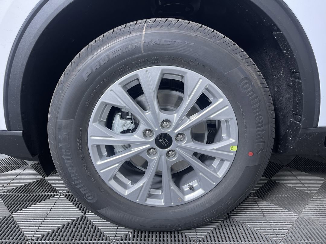 New 2026 Oxford White Ford Active image 25
