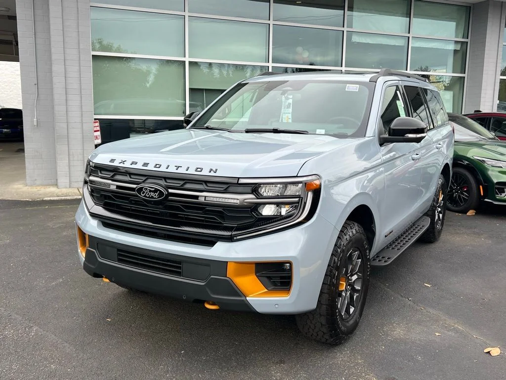 New 2026 Glacier Gray Metallic Tri-Coat Ford Tremor® image 4