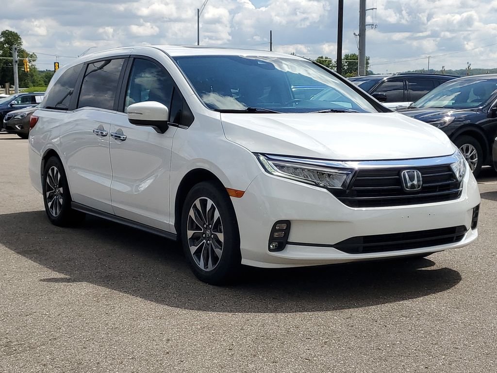 Certified Used 2021 Platinum White Pearl Honda EX-L image 4
