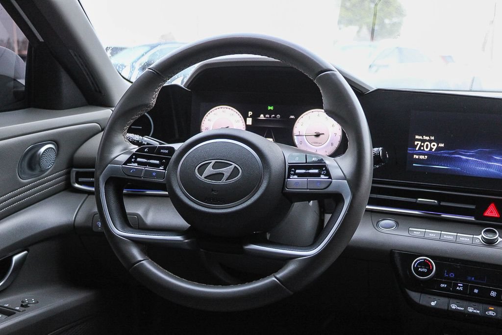 2024 Hyundai Elantra SEL - Photo 16