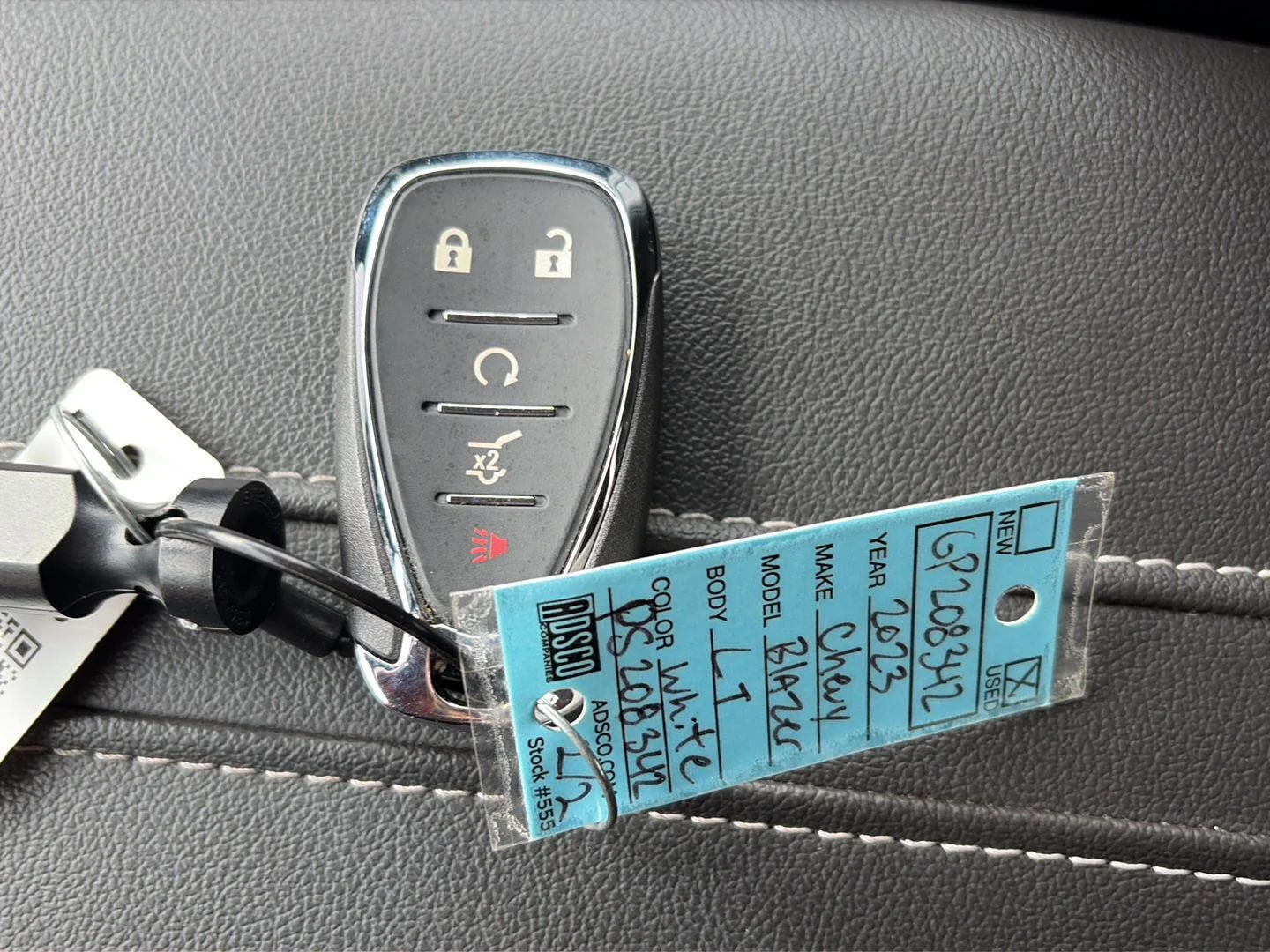 Used 2023 Summit White Chevrolet 2LT image 33