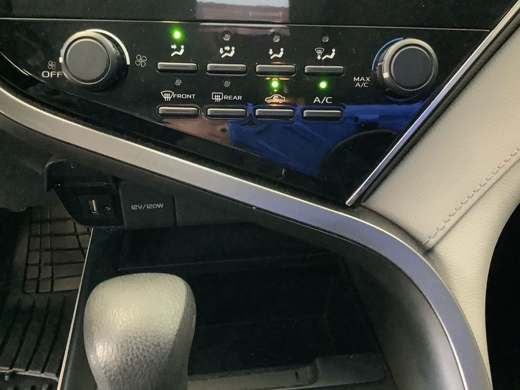Used 2018 Gray Toyota LE image 29