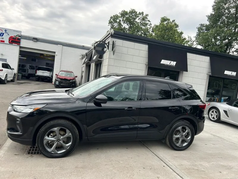 Used 2025 Black Ford ST-Line Sport Utility 4D image 4