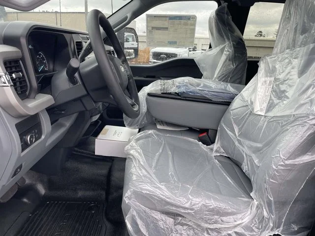 New 2026 Oxford White Ford F-450® XL image 15