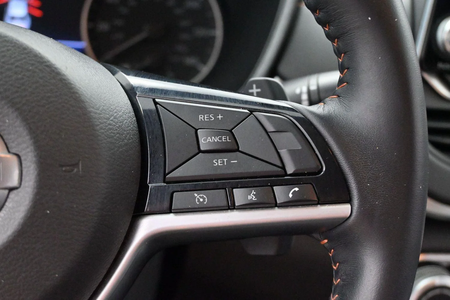 Used 2020 Pearl White Tricoat Nissan 2.5 SR image 18