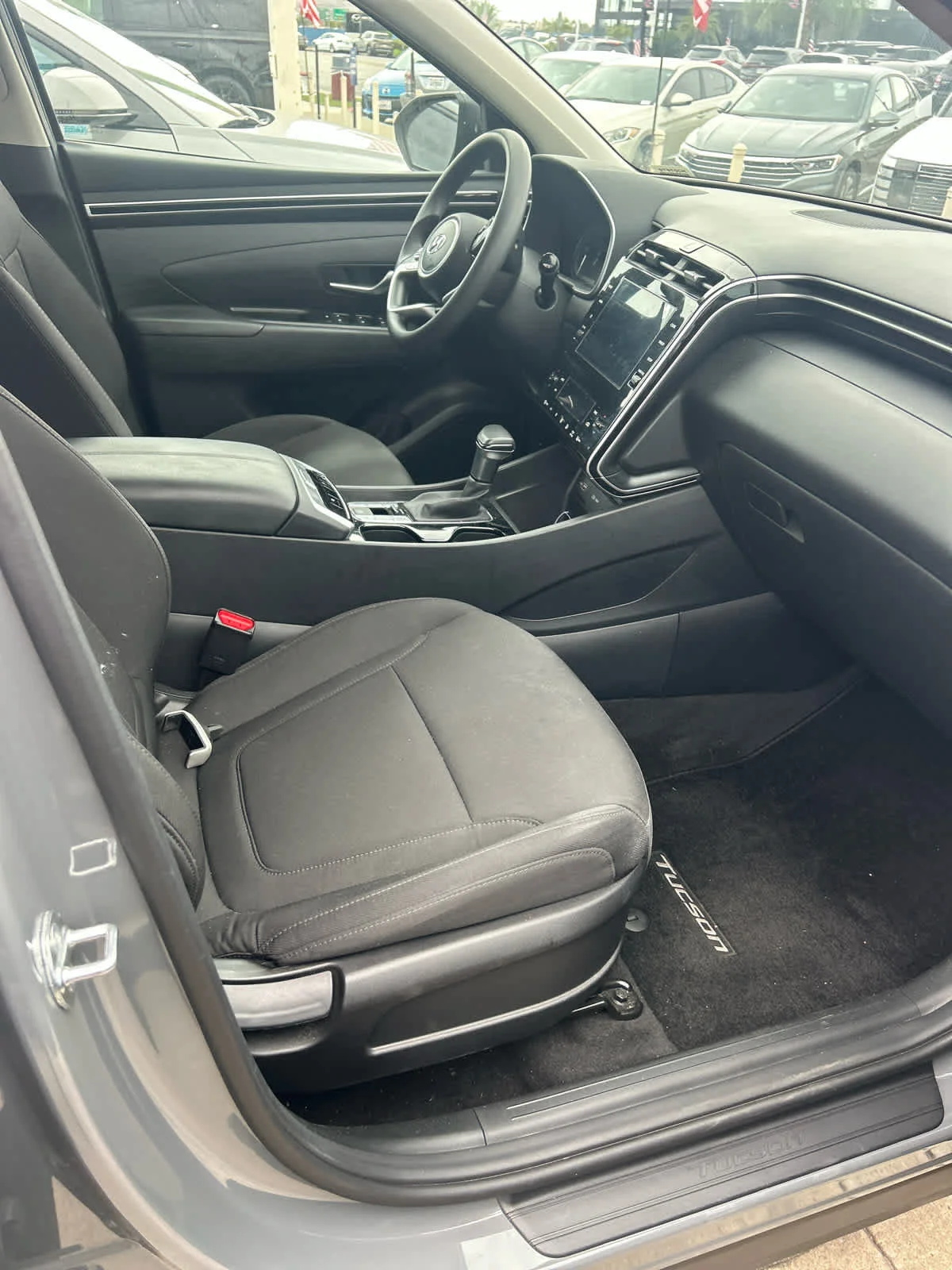 Used 2024 Hampton Gray HYUNDAI SEL image 3
