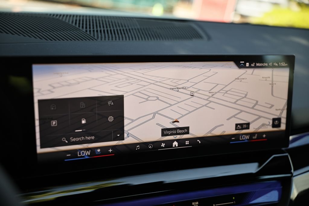 New 2027 Brooklyn Grey Metallic BMW 530i xDrive image 39