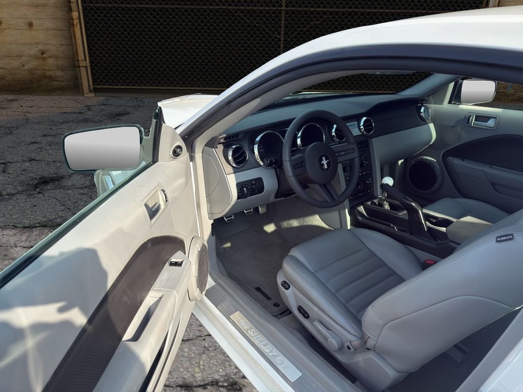 Used 2007 White Ford GT image 6