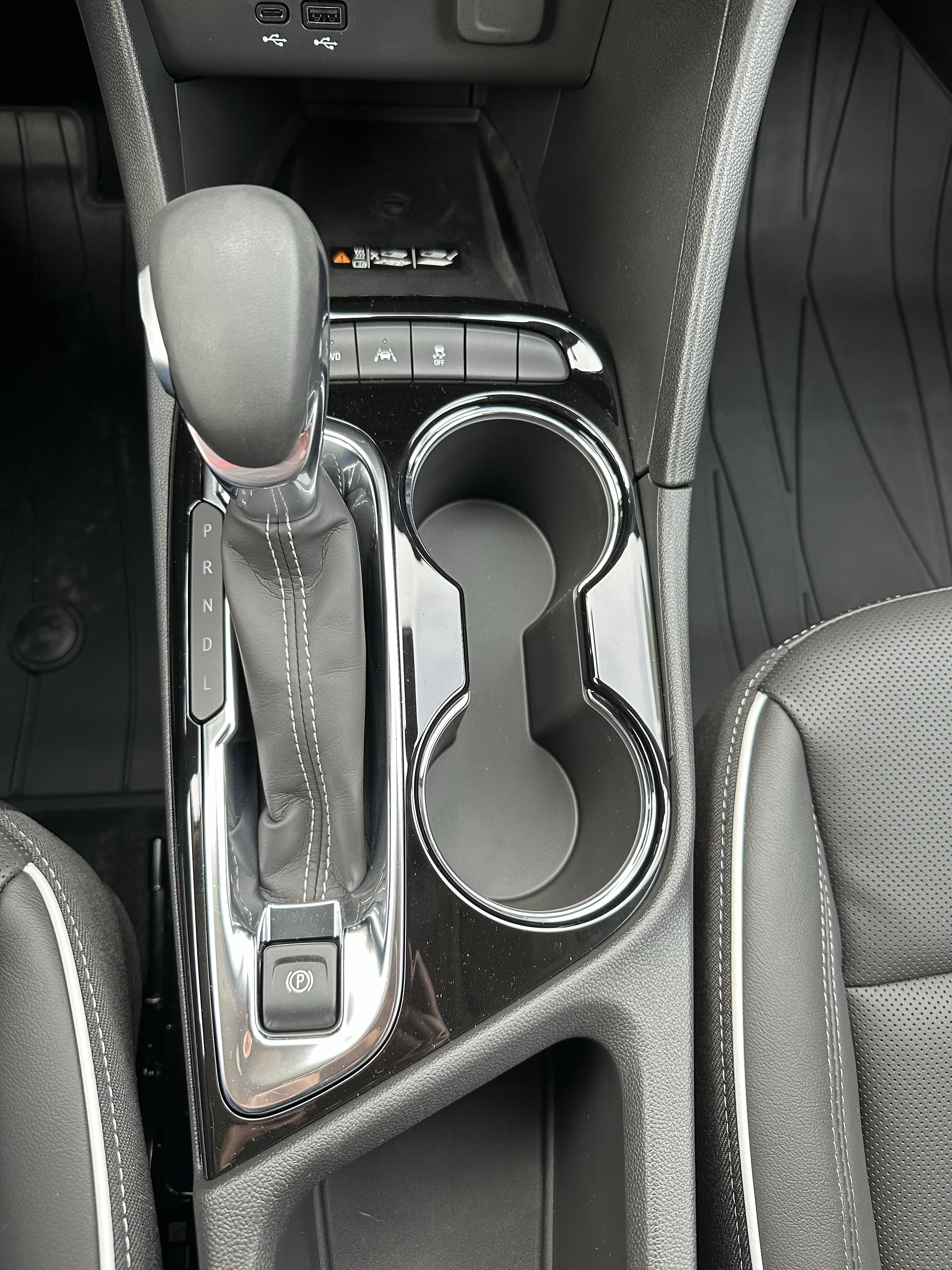 New 2026 Ebony Twilight Metallic Buick Avenir image 16