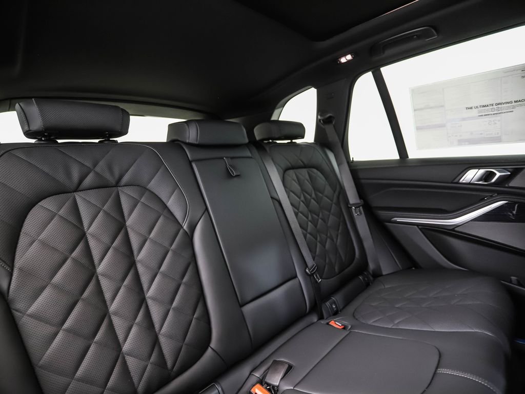 New 2026 Black Sapphire Metallic BMW xDrive40i image 28