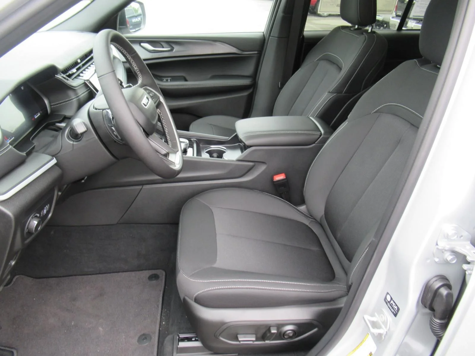 New 2026 Silver Zynith Exterior Paint Jeep Laredo X image 14