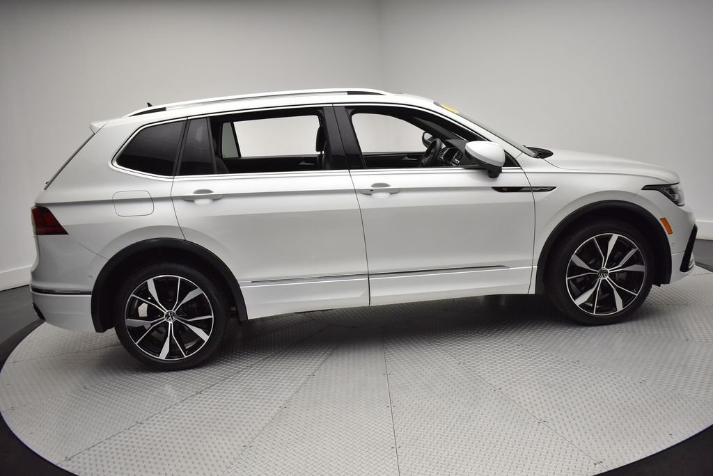 Used 2024 White Volkswagen 2.0T SEL R-Line image 4