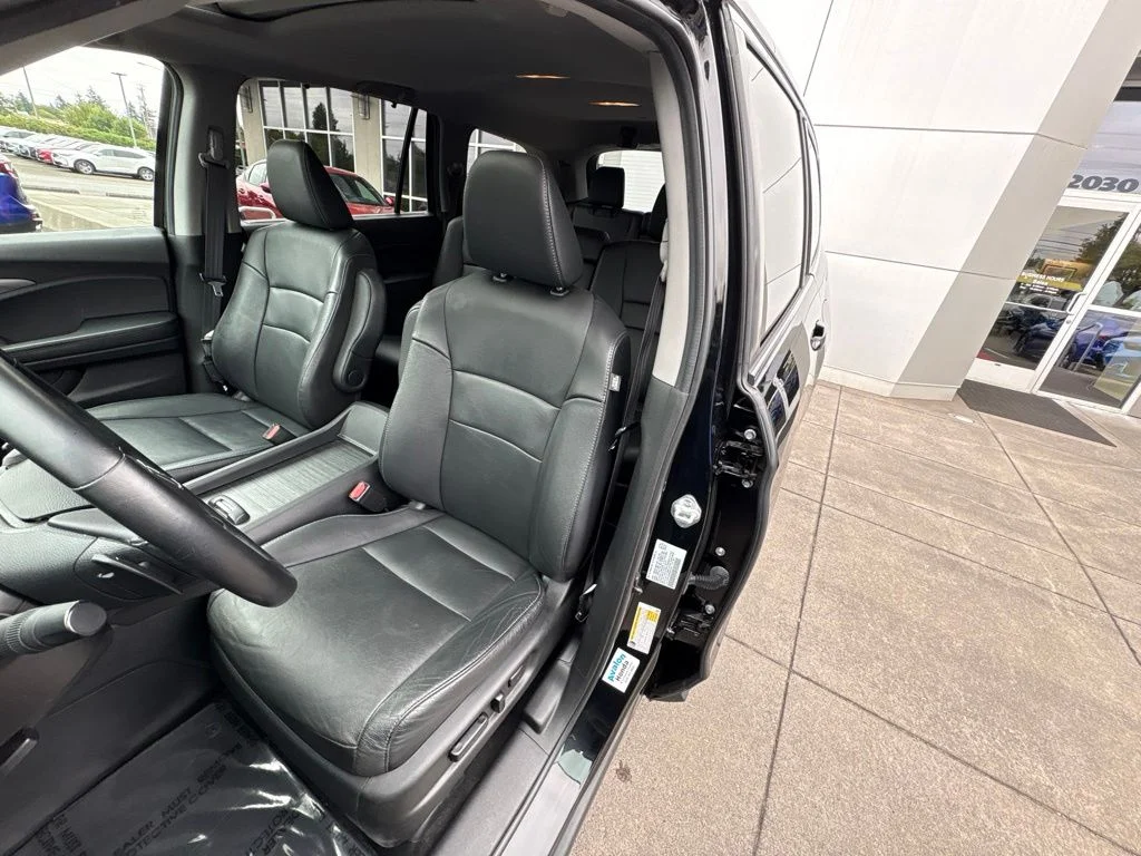 Used 2021 Black Honda EX-L image 12
