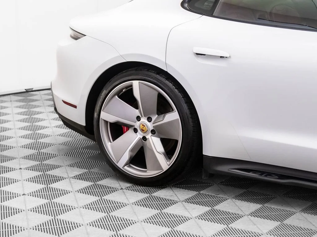 2023 Porsche Taycan GTS - Photo 35